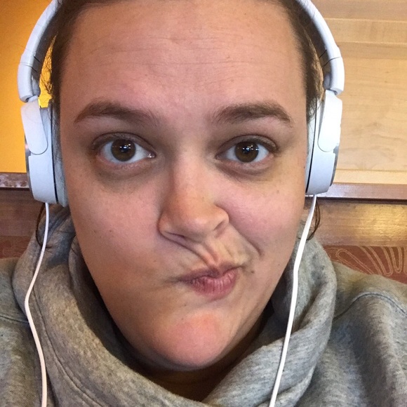 Meet your Posher, Christina - Picture 5 of 7